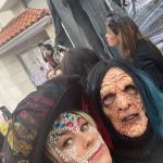 Aracely Arámbula Instagram - Muy bien acompañada!!! 😅✌🏻♥️ quien será ? 🎃🧙👻