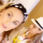 Aracely Arámbula Instagram - FELIZ CUMPLEAÑOS !!! 🎂🎶🎊♥️😘 querida Martha un gusto poder celebrar juntas una vez más tu Vida tantos momentos hermosos y grandes recuerdos desde niñas !!! Te deseo lo mejor LARGA VIDA CON TODA LA SALUD Y MILLONES DE BENDICIONES!!! Abrazote y todo lo mejor para ti y tu bellísima familia los queremos !!!! Aquí varios de tantos recuerdos lindos y los que faltan !!!! Happy happy Birthday 🎂🎁🎉🎈🎊 TE QUIERO MUCHO !!! Aqyu también con nuestra Charly 😘😅🎊🎂 a seguir celebrar!!! @marthitahdz @carlaaraceli