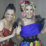 Aracely Arámbula Instagram - Celebrando tu Vida querida @edithmarquezlanda que no paren las risas amiga hermosa y aunque hoy sea un cumple diferente 🎂🎊sabes que el cariño y el amor siempre es el mismo y cada día crece mas, te quiero mucho y sabes cuánto te admiro 😘🎊 te deseo TODA LA SALUD !!! Me alegra mucho oírte hoy súper bien 👌🏻✨ abrazote TE QUEREMOS #HappyBirthday 🎂🎁🎉🎈🎊🥇❤️
