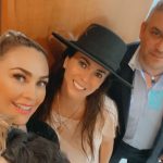 Aracely Arámbula Instagram - Celebrando tu Vida querida @edithmarquezlanda que no paren las risas amiga hermosa y aunque hoy sea un cumple diferente 🎂🎊sabes que el cariño y el amor siempre es el mismo y cada día crece mas, te quiero mucho y sabes cuánto te admiro 😘🎊 te deseo TODA LA SALUD !!! Me alegra mucho oírte hoy súper bien 👌🏻✨ abrazote TE QUEREMOS #HappyBirthday 🎂🎁🎉🎈🎊🥇❤️