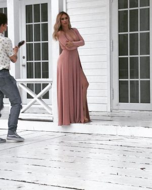 Aracely Arámbula Instagram - Recuerdos tan lindos con mi querido Jesús Cordero grandes momentos compartidos 👌🏻😘 abrazos y gracias por tu Talento y tu buena onda de siempre contagiando la mejor energía !!! Abrazos hasta  miami a ti y a mi equipo lindo de esa sesión @veropeque @makeupbyade @genaromaldo Jeny Art & @ashlyshands 😘😘😘😘😘 .#Loveit 🎭♥️😘