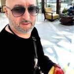 Aram Ananyan Instagram - ОАЭ это страна, которая не перестает удивлять 🇦🇪 Если вы иногда сомневаетесь в своих силах и возможностях, если у вас давным-давно есть мечта, но вы все не можете найти вдохновения, чтобы её воплотить – то вам обязательно нужно побывать в ОАЭ. Эти дивные края, которые всего лишь 40 лет назад представляли собой ровный ландшафт из бесконечного песка, сегодня являются самым неоспоримым доказательством человеческого величия.💪🏼 «Возможно всё – на невозможное просто нужно больше времени». Rixos The Palm Dubai