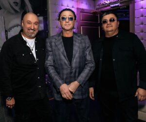 Aram Ananyan Instagram - День рождения прошел, фотки начали поступать и первую часть выкладываю.
Спасибо огромное всем нашим друзьям за то, что нашли время и приехали разделить с нами праздник🫶🏼 
@umar_archer 🎂