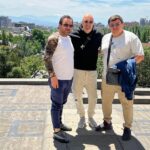 Aram Ananyan Instagram - Наша жизнь прекрасна и удивительна! Хотя и не знаешь, что произойдёт в следующую минуту, но всё равно нужно мыслить позитивно и быть оптимистом по жизни. Афоризмы о прекрасном, меня лично всегда вдохновляют и дарят хорошее настроение! Поэтому просто чаще улыбайтесь 😎 Берегите себя 🙌🏽 Մատենադարան - Matenadaran