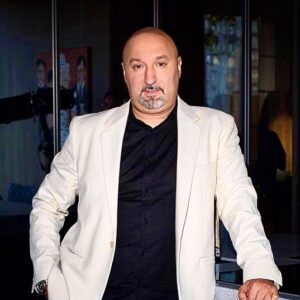 Aram Ananyan Instagram - Это лучшее, что вы сегодня услышите:

- Запомните, избегать определенных людей, чтобы защитить свое эмоциональное здоровье — это не слабость. Это мудрость 🙌🏽