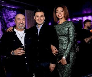 Aram Ananyan Instagram - День рождения прошел, фотки начали поступать и первую часть выкладываю.
Спасибо огромное всем нашим друзьям за то, что нашли время и приехали разделить с нами праздник🫶🏼 
@umar_archer 🎂
