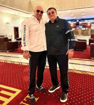 Aram Ananyan Instagram - Счастье в простом ….
Не живите во вчера и завтра
Бог Вам дал, создавайте семьи, берегите их и стройте дом, остальное всё потом, ведь Счастье в простом!!!

5 навыков, которыми должен овладеть каждый мужчина, чтобы стать сильным:

• Эмоциональный контроль
• Дисциплина
• Терпение 
• Любить и уважать свою семью 
• Хладнокровие в стрессовых ситуациях

Из нашей с братом, жизненной практики @umar_archer 💪🏽