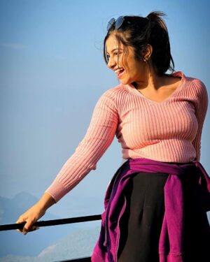 Archana Ravichandran Instagram - Smile ON, Worries OFF 
#sublimeescape #kodaikanal #princessofhills