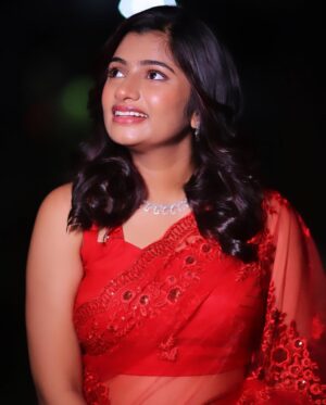 Archana Ravichandran Instagram - Makeup @jiyamakeupartistry 
Hairdo @mani_stylist_ 
Camera @dhanush__photography 
Blouse @sabiyaa_couture 
Saree @aarahboutique_ 
Jewel @jiya_studios