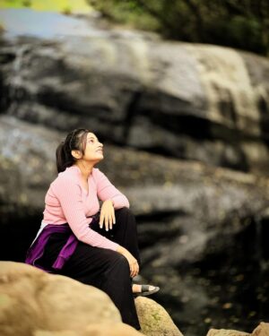 Archana Ravichandran Instagram - Smile ON, Worries OFF 
#sublimeescape #kodaikanal #princessofhills