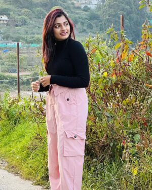 Archana Ravichandran Instagram - Breathing in mountain air ⛰️
#sublimeescape #kodaikanal #princessofhills