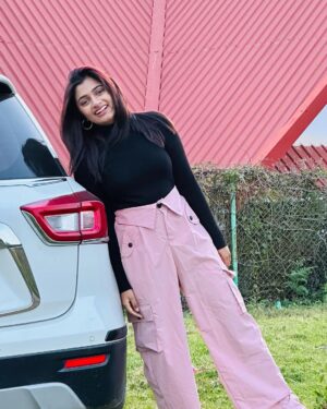 Archana Ravichandran Instagram - Breathing in mountain air ⛰️
#sublimeescape #kodaikanal #princessofhills