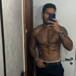 Arcrebiano Araújo Instagram - Qual a palavra da semana? 👇🏼🎯
.
.
Dumpzinho do final de semana, mas a semana já começou com o pé direito. #VouChocarOMundo