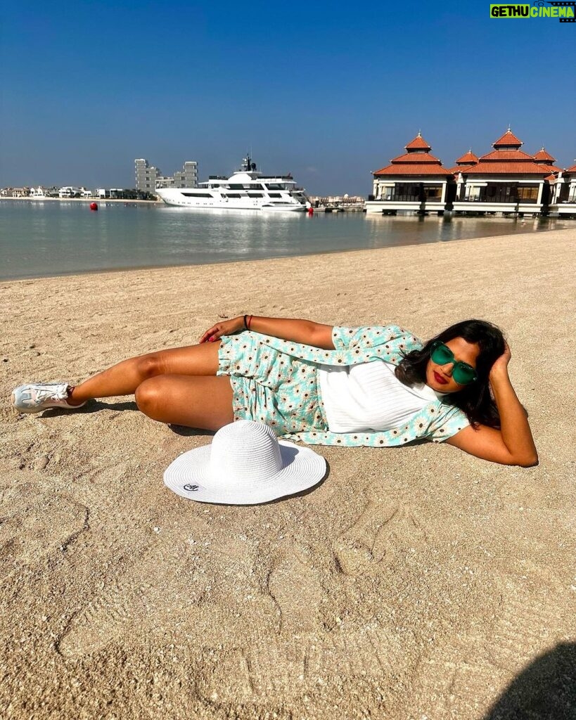 Ariyana Glory Instagram - Living in the moment is the Best part of life #dubai🇦🇪 #ariyanaglory #traveldairies #2024 #lovetraveling Dubai, United Arab Emirates