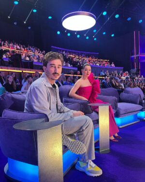 Artem Kalaydzhyan Instagram - Маугли стал взрослый 🤗
Новое юмористическое шоу «Лига городов» на ТНТ с 17 сентября 🤗

По-прежнему ищу жену 😄🙌🏻