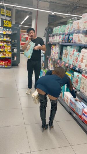Artem Kalaydzhyan Instagram - @ripsigal - Просила соску я принёс 😡

🍼 - @ketrin_ko