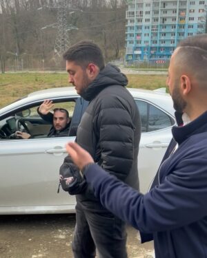 Artem Karokozyan Instagram - Отмечайте тех кто не здоровается когда им сигналишь !