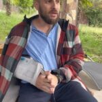 Artem Karokozyan Instagram - Учите историю, уважайте ближнего, будьте собой. И любите Родину. С наступающим праздником, друзья!