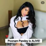 Arti Singh Instagram – Disgusting… this is not awareness .I lost my mother when I was born coz of cancer . I lost my father coz of cancer ..My mother use to tell doc bacha lo . My baby is just born and I hv one year old son .u are not spreading awareness u are spreading lies ..go to hospital and bloody see people fighting for their lives . Just not acceptable: u are playing with everyone emotions . Shame and it’s shocking tht people can stoop down to this level. Rest in peace for u is just like a word . Go and ask people who  hav actually lost there loved ones .. u using social media to spread lies not awareness.. shitty pr stunt .