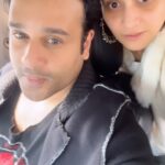 Arti Singh Instagram – Biggest happiness and blessing is to give your parents happiness .. make them proud and happy .. we both tried doin tht .. part 2 coming .. where she is very very happy to see her son too ❤️ @krushna30