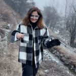 Arti Singh Instagram – And the best experience in Kashmir was this . Going to local village and spending some time with locals ❤️ so warm and loving they were .. #gulmarg ..
