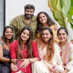 Arya Instagram - Sisters by bond , My forever gang! ✨❤️🧿 @priyankaaa_ps @sayanoraphilip @shilpabala @mrudula.murali @arya.badai Kochi, India