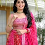 Arya Instagram - Life’s better in pink 🩷 MUA @abilashchickumakeupartist Styling @sabarinathk_ Costume @utsavcelebrates Choker @kallarackalladiescollection Maangtikka @keyaa_by_kartika #dressup #makeup #lovemylife #lovemyjob #lifeisbeautiful #fashion #ethnicwear #pink