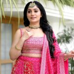 Arya Instagram - Life’s better in pink 🩷 MUA @abilashchickumakeupartist Styling @sabarinathk_ Costume @utsavcelebrates Choker @kallarackalladiescollection Maangtikka @keyaa_by_kartika #dressup #makeup #lovemylife #lovemyjob #lifeisbeautiful #fashion #ethnicwear #pink