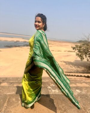 Aseema Panda Instagram - Always a handloom lover. 💖
Wearing this beautiful Handcrafted Putli Design saree from @handloom_shree .