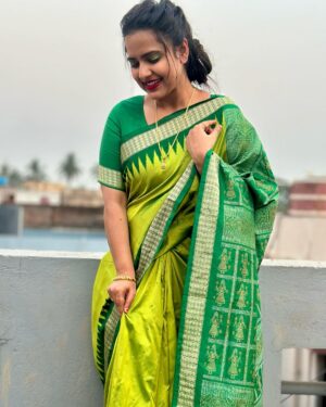 Aseema Panda Instagram - Always a handloom lover. 💖
Wearing this beautiful Handcrafted Putli Design saree from @handloom_shree .