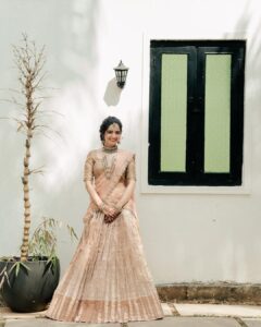 Ashika Ranganath Instagram - Akkana maduve 🤍 Team behind this amazing look 🤍 Amidst my busy shoot schedule & promotions, hardly had any time to arrange the wedding looks… huge shoutout to the entire team for helping me put up this beautiful look! Super gorgeous outfit by @angalakruthi Styled by our very own sweetheart @varshini_janakiram @stilerush_by_varshinijanakiram Beautiful jewellery @navrathan1954 Subtle & natural make up look @abhilasha_kulkarni All time favourite hairstylist @paramesh_hairstylist Shot by the amazingly talented & sweet @huesbyartopia Beautiful decor @vistaraevents V Vistara
