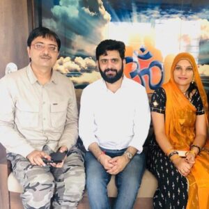 Ashok H Choudhury Instagram - तीस हज़ार से ज़्यादा ग्रामीण महिलाओं को रोज़गार के माध्यम से सुखद परिवर्तन लाने वाली नारी शक्ति जैसे पुरस्कार से सम्मानित @drrumadevi जी को जन्मदिन की हार्दिक शुभकामनाएँ ।Wish you happy healthy and successful Life ahead .#rumadevi #happybirthday #memories @home
