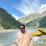 Asim Azhar Instagram – JANNAT. 🇵🇰🏔️💚 Subhan Allah 

Apka bhai finally north agaya (first time ever) & now i know why they say that PAKISTAN is one of the most beautiful places on earth. 😍 Naran, Khyber Pakhtunkhwa, Pakistan