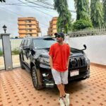 Asim Azhar Instagram – Alhamdulillah for everything. 🙏🏽❤️

Sharing a little moment of happiness with you guys today. Thank you for making all my dreams come true. 

Please say MashaAllah 😋 #newride