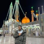 Asim Azhar Instagram - Ramadan Mubarak 🌙 So lucky to be seeing the start of this holy month at the doorstep of Ahl-e-Bayt (as) with my family, Alhamdulillah. Aap sab ke liye duaa aur pyaar 🤲🏽 Qom, Iran / قم جمهوری اسلامی ایران