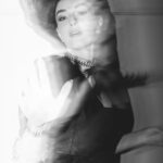 Aslıhan Güner Instagram - Öyle ki;bazen gerçeklerle,rüyalar birbirine karışır…🌪 Dün gibi mesela.. @komutan.filmi #gala 🎬