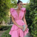 Aslıhan Güner Instagram - Çiçek gibi bir akşam 💫 Elbise: @maison.ju 🌸 Saç-makyaj-styling : Ben 🌸☺️ Çeşme Alaçatı