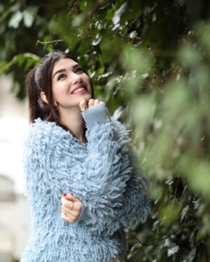 Aslıhan Güner Instagram - 💙
Rainy, but sun shining in my heart everyday..✨