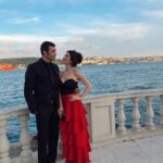 Aslıhan Güner Instagram - 12. Yılımız bugün..🎊 Ruhumun ikizi.. Canmânâ’m.. Her güne mutlu uyanma sebebim.. ♥️🙏🏻 Not:Yıllaaar önce söylediğim gibi “en yakın arkadaşınızla evlenin!”☺️