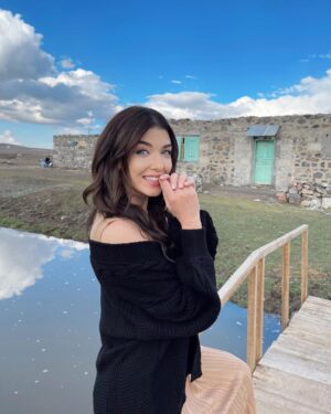 Aslıhan Güner Instagram - 🌬💙
Biriktirilen güzel anılara..