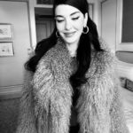 Aslıhan Güner Instagram - 📸🌪️✨ Biraz da #backstage @magdergi 🥂