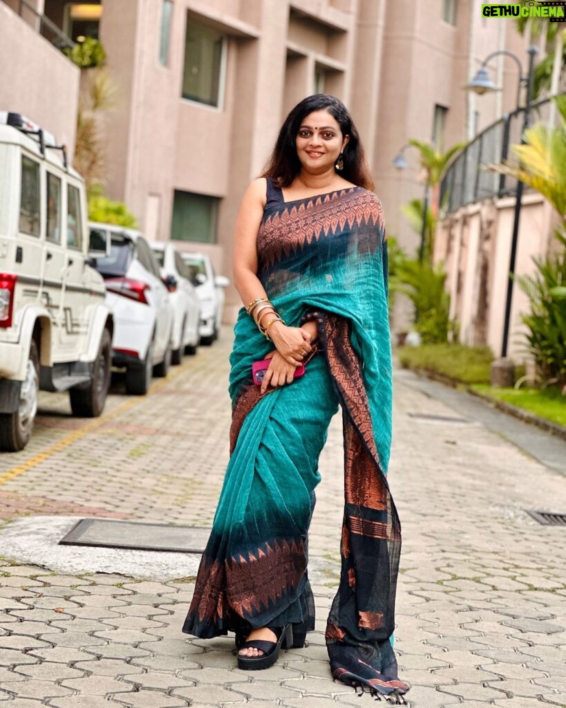 Aswathy Sreekanth Instagram - “Life is short, make every saree count!” 🥰 #SareeLove #SareeSwag