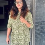 Aswathy Sreekanth Instagram - Somedays getting up itself is a major win 🤗 Life can be overwhelming, especially when juggling multiple responsibilities. As a working parent, I often find myself exhausted from hectic work schedules and managing my kids and home. But despite the challenges, I still wake up every day and face life head on. I am so proud of myself for not giving up ! So here’s to all the strong and resilient individuals out there- keep pushing through, you got this ❤️🤗 PC : Padma 🥰 #ificanyoutoocan #lifelessons