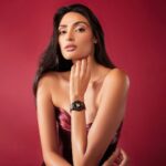Athiya Shetty Instagram – Embrace the joyous season in true haute couture flair only with Versace Medusa Infinite watch ♥️
#VersaceWatches #Luxury #Versace#JustWatches
@justwatches_timexgroup
