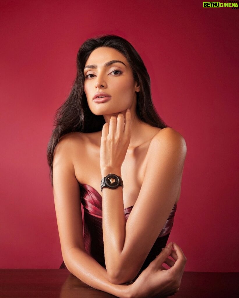 Athiya Shetty Instagram - Embrace the joyous season in true haute couture flair only with Versace Medusa Infinite watch ♥️ #VersaceWatches #Luxury #Versace#JustWatches @justwatches_timexgroup