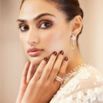 Athiya Shetty Instagram - Last night in Delhi for the iconic @seemagujraldesign ‘s new flagship store in The Dhan Mill, Chattarpur 🤍 Witnessing this stunning space that is a legacy of three decades, here’s to many more Outfit: @seemagujraldesign Styling: @rahulvijay1988 Photographer: @karishmabediphotography Make up: @Nishisingh_muah Hair: @kunjsharma_hair #SeemaGujral #chattarpur #Delhi #TheDhanMill