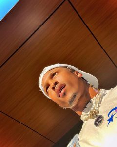 August Alsina Instagram - Shine bright like the sun…stand firm, yet sway, like the magic in the wind. May the burned trails of all endings, lead to new roads, so that we, Begin Again! @encinawellness launches 9pm PST/12am EST follow @encinawellness to get a first look 👀