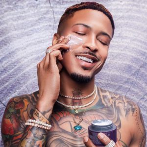 August Alsina Instagram - 🚨: The wellness site just got a slight facelift, but you won’t need to 😏w/ a quick visit & browse to ( encinawellness.com ) & learn more about our skin enhancing products/regimen.