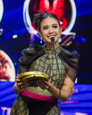 Aurélie Moeremans Instagram - Dan pemenang hatiku adalah…