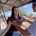Aurélie Moeremans Instagram - Tujuh tahun lalu aku naik paralayang untuk pertama kalinya di Majalengka bareng sama @david8js Kemarin diajakin paralayangan lagi tapi kali ini di Lombok, tepatnya di @skylancinglombokparagliding Viewnya itu loh! Tandemannya sama @dabilsullivan yang sempet viral dengan videonya yang nyanyi sambil main gitar tapi sambil terbang juga 😂 check it out deh! Kalau ke Lombok, wajib ke sini! 🫶🏼 Lombok-NTB